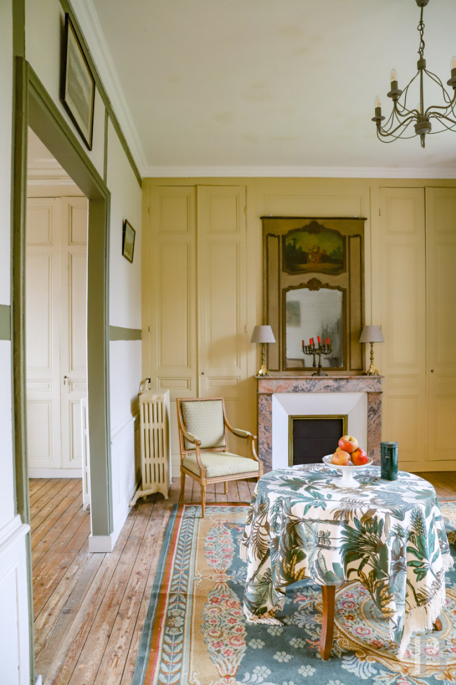 Dans le  Calvados, au pied de la  Basilique de Lisieux un manoir médiéval du 16e siècle - photo  n°19